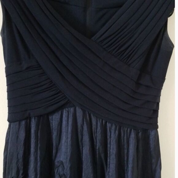 Adrianna Papell evening embroidered floral dress - Picture 6 of 10